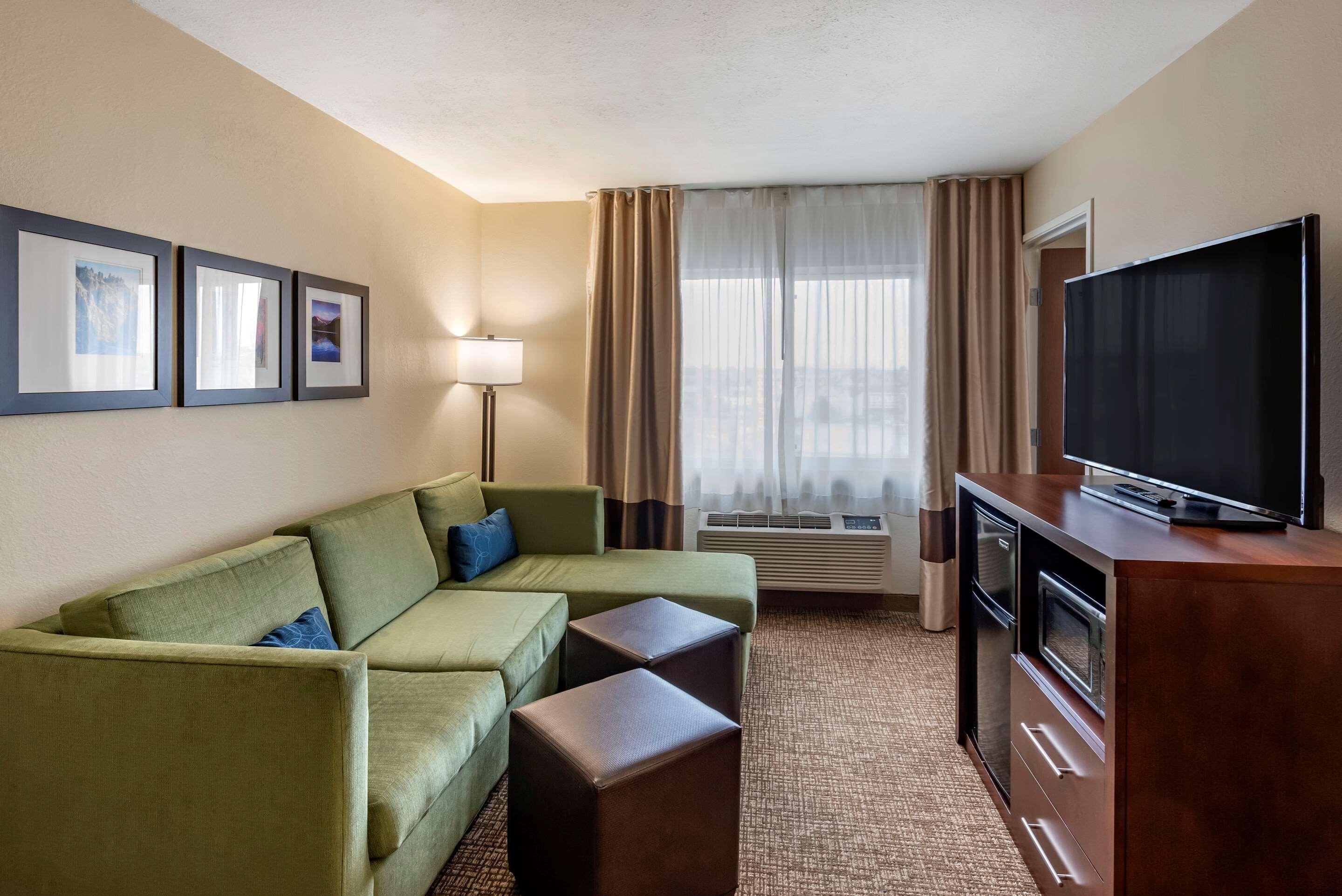Comfort Inn & Suites Pueblo Luaran gambar