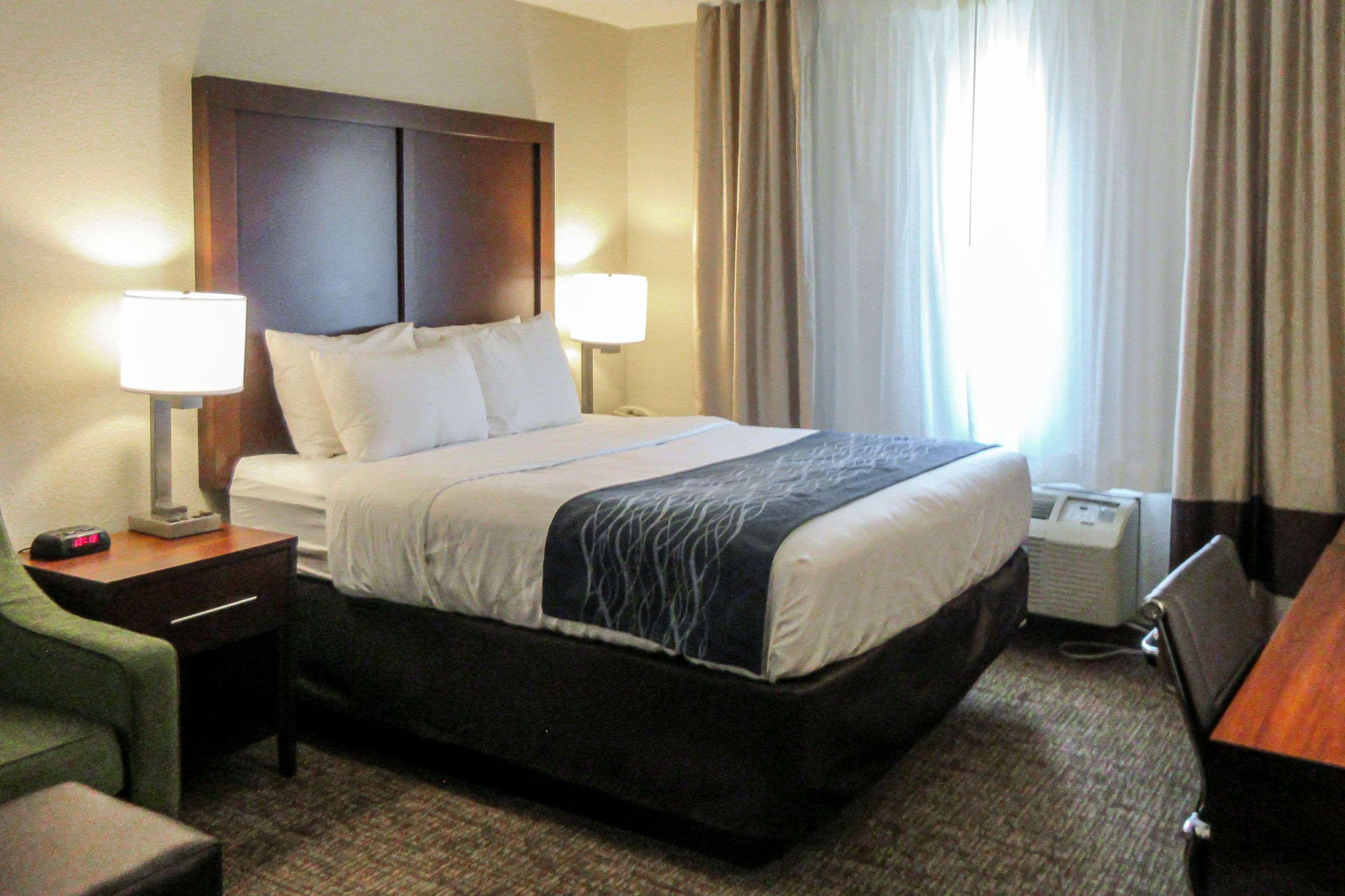 Comfort Inn & Suites Pueblo Luaran gambar