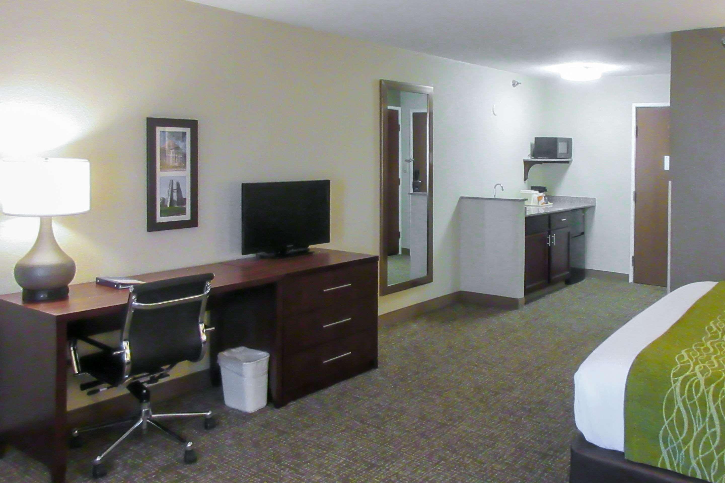 Comfort Inn & Suites Pueblo Luaran gambar