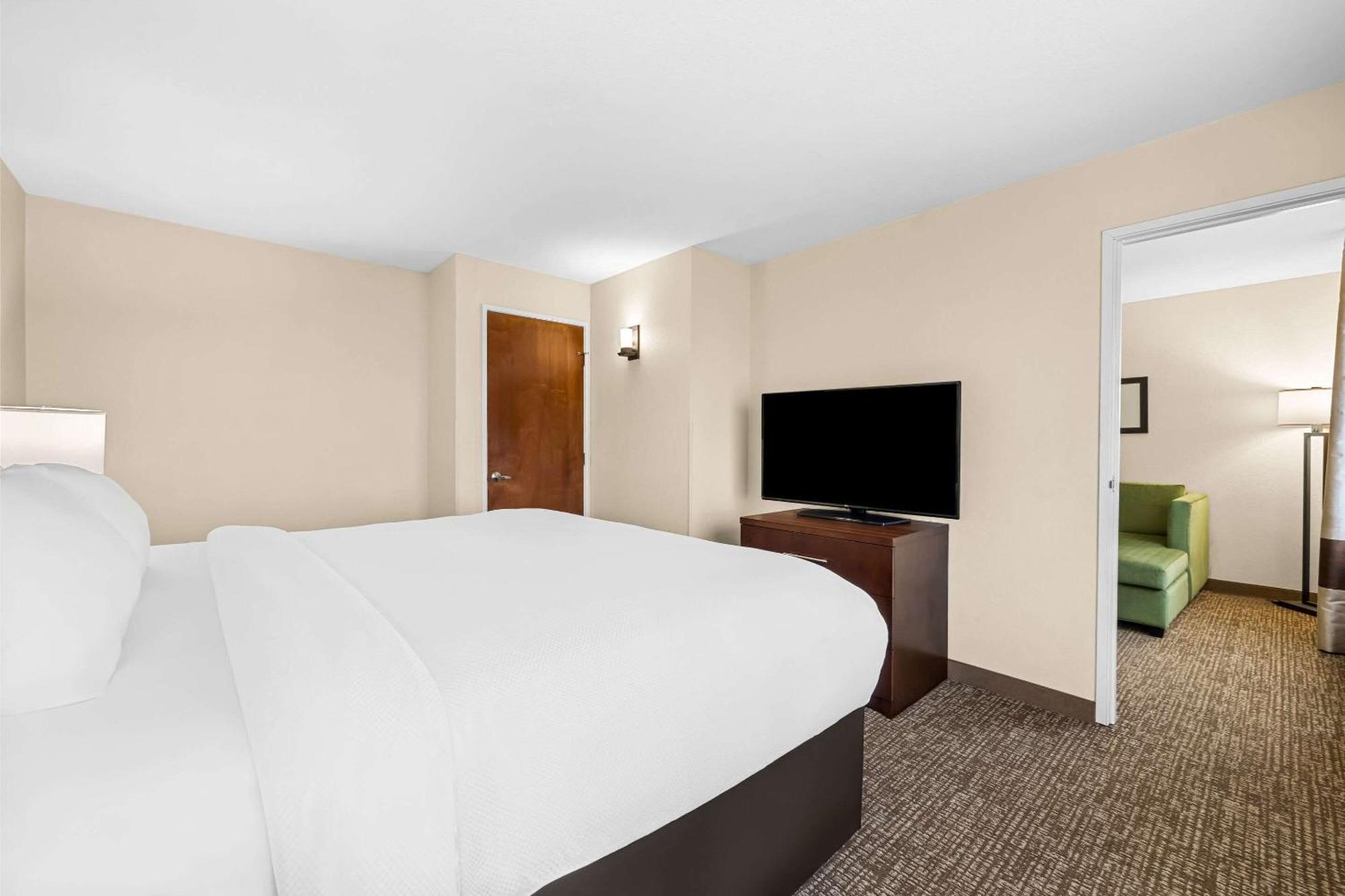 Comfort Inn & Suites Pueblo Luaran gambar