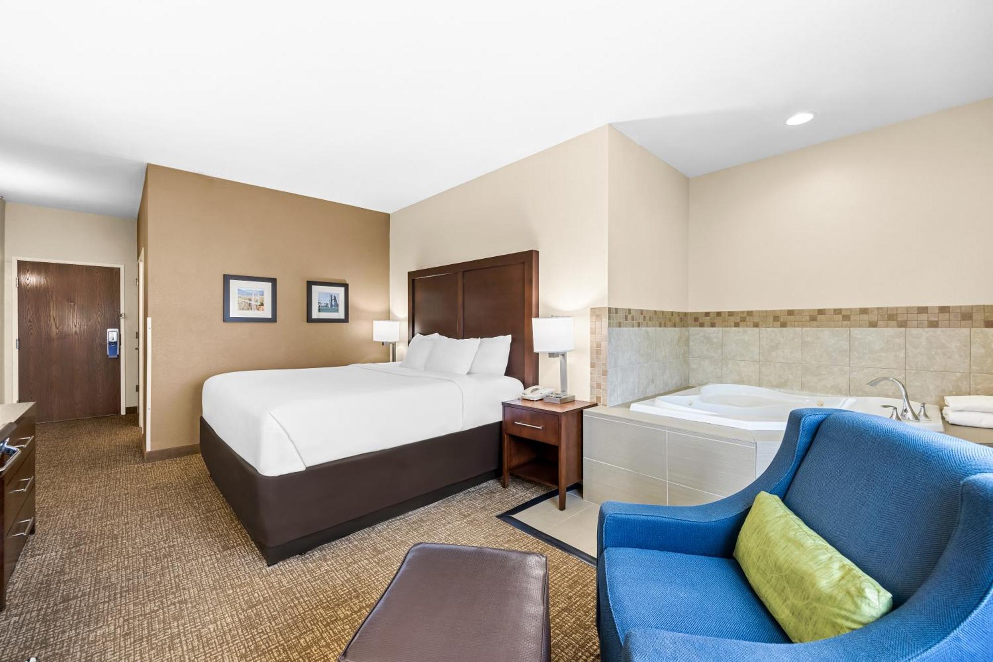 Comfort Inn & Suites Pueblo Luaran gambar